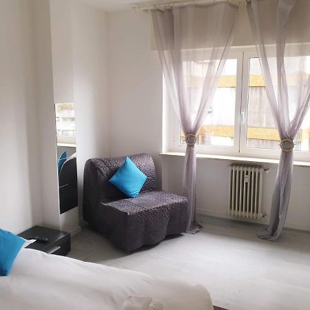 J&M House -Fronte Ospedale- Incluso Netflix E Disney Plus 乌迪内 外观 照片