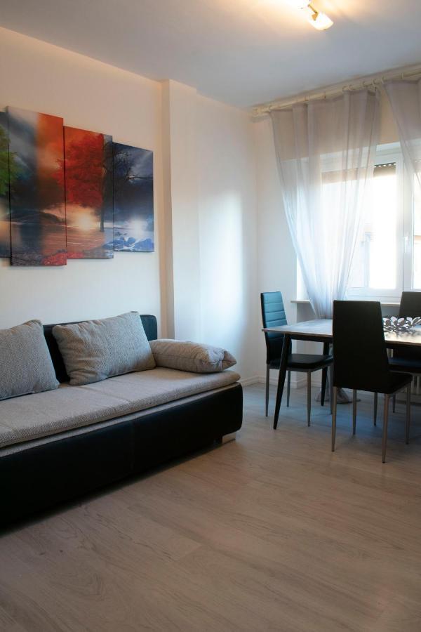 J&M House -Fronte Ospedale- Incluso Netflix E Disney Plus 乌迪内 外观 照片
